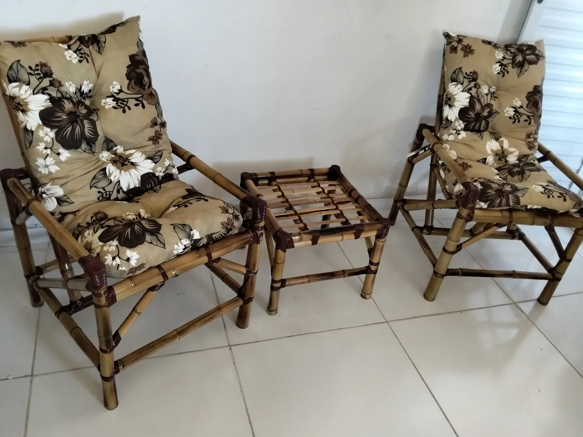 2 Cadeiras Bambu C/mesa