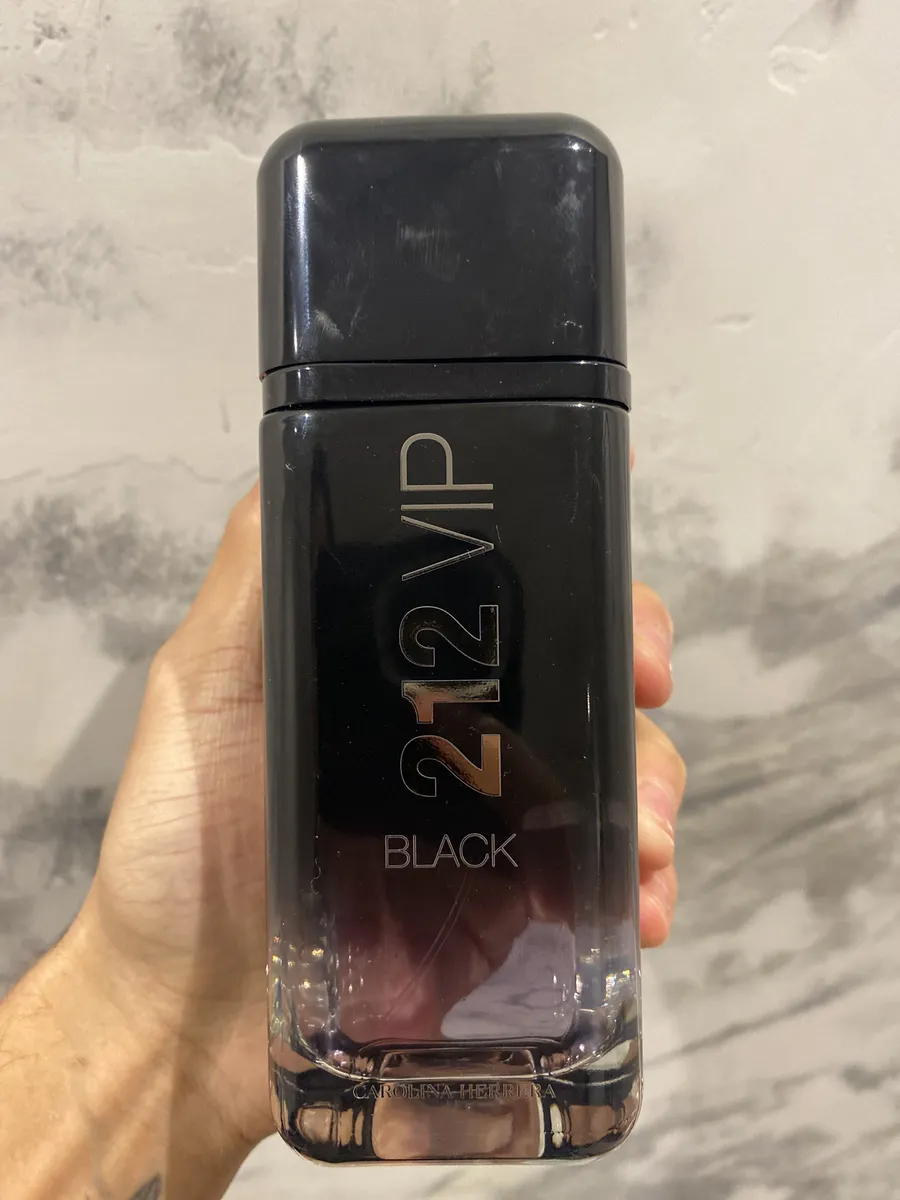 Perfume Carolina Herrera 212 VIP Black