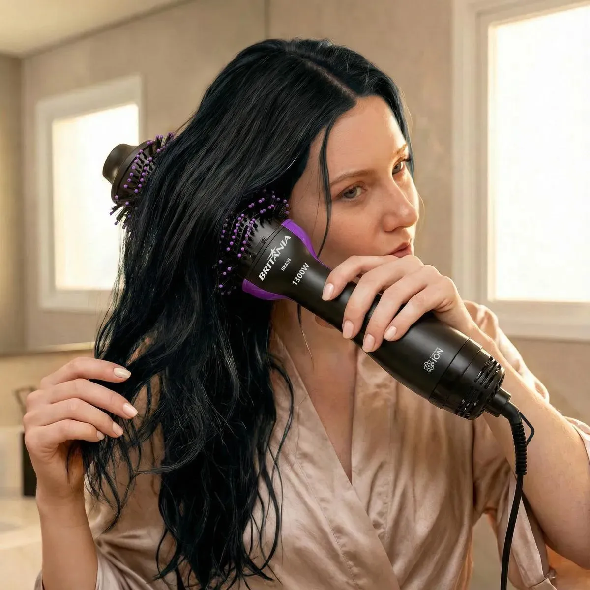 Escova Secadora Britânia 4 em 1 Nanocerâmica